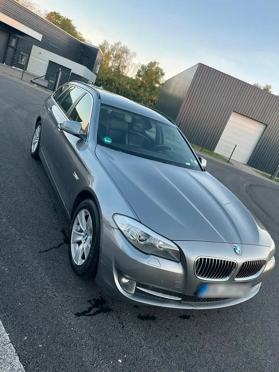 Gebraucht BMW 525 218 PS (160 kW) 2013 Silber Kombi