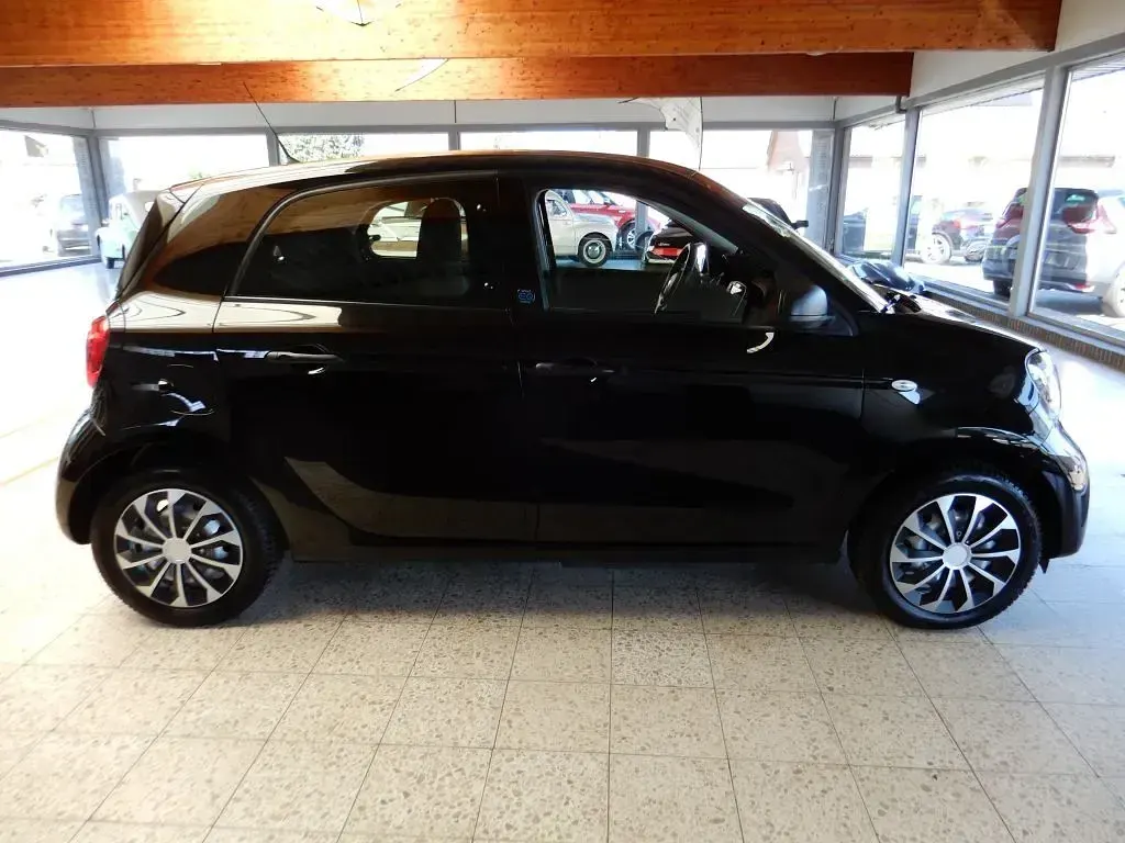 Gebraucht Smart ForFour Electric Drive 60 kW (82 PS) 2021 Schwarz Limousine