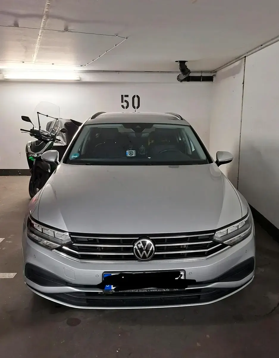 Gebraucht VW Passat 150 PS (110 kW) 2021 Silber Kombi