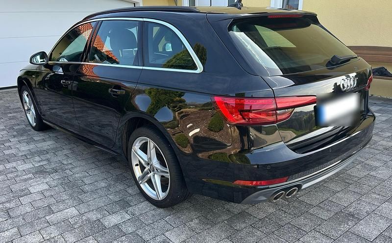 Używany Audi A4 Ambiente 190 KM (139 kW) 2016 Czarny Kombi