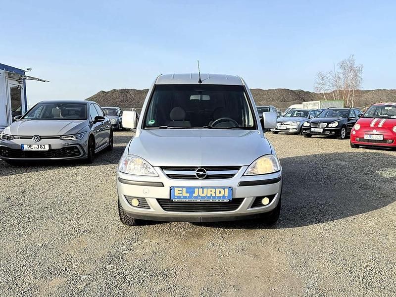Gebraucht Opel Combo Basis 94 PS (69 kW) 2008 Other Van / Kleinbus