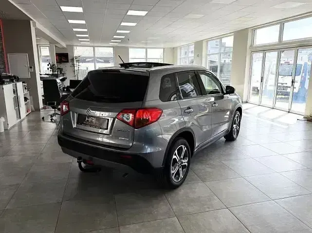 Gebraucht Suzuki Vitara Comfort 120 PS (88 kW) 2018 Grau SUV
