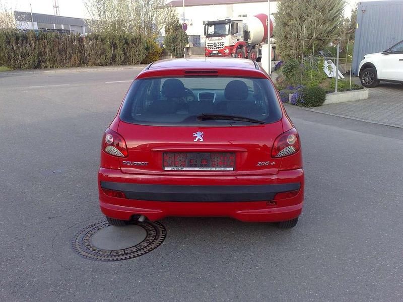 Gebraucht Peugeot 206 60 PS (44 kW) 2010 Rot Limousine