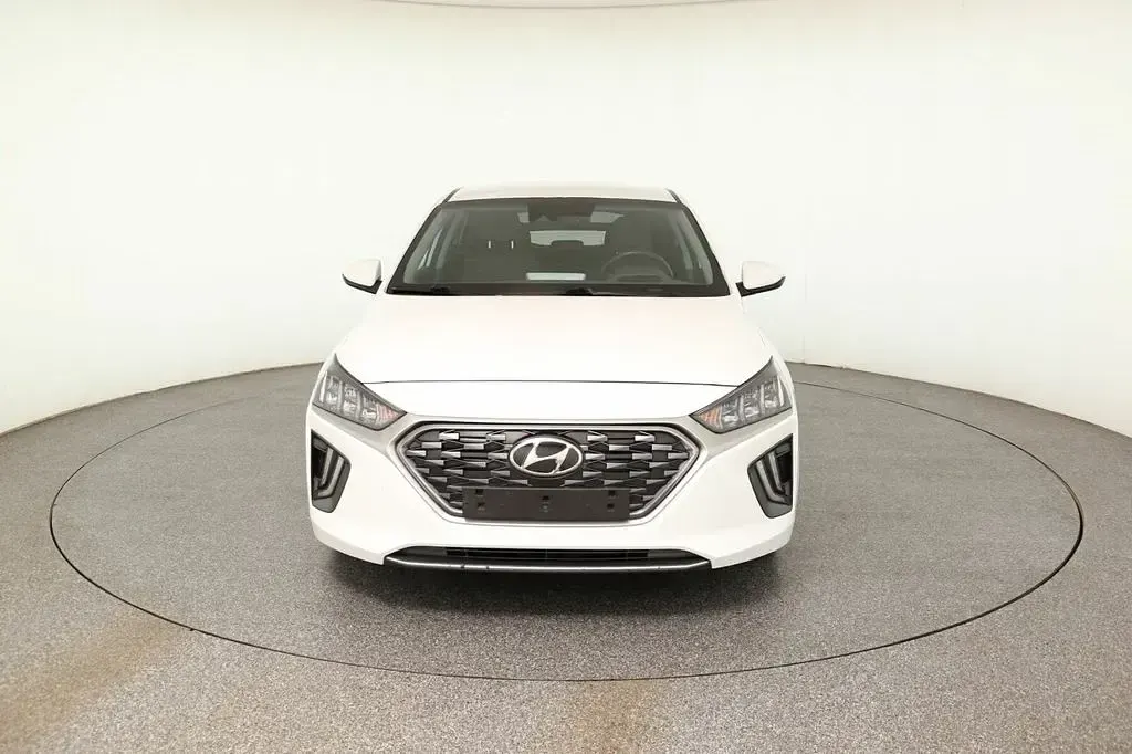 Gebraucht Hyundai Ioniq Style 141 PS (103 kW) 2022 Weiß Kleinwagen