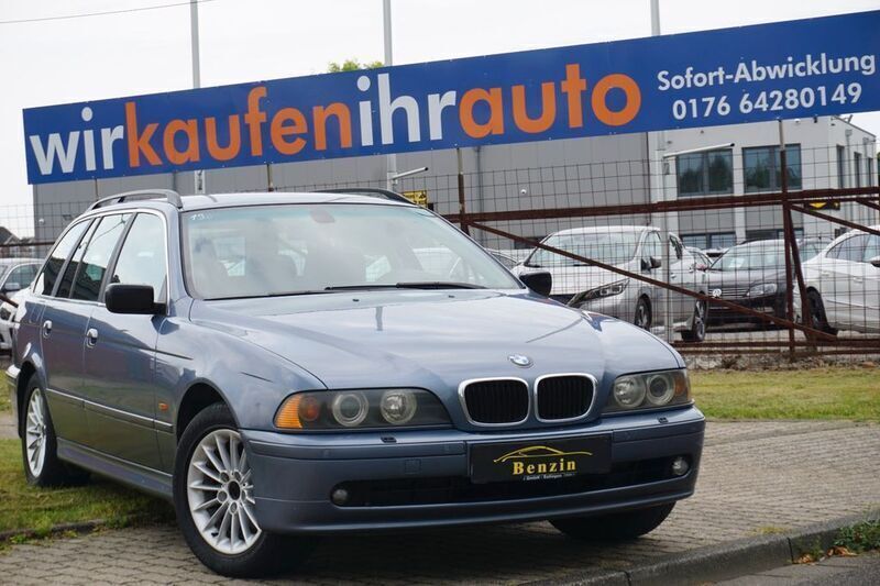 Blau Gebraucht 2002 BMW 520 Sport Line Kombi | 1.999 € (Fairer Preis) - Bild 1/4