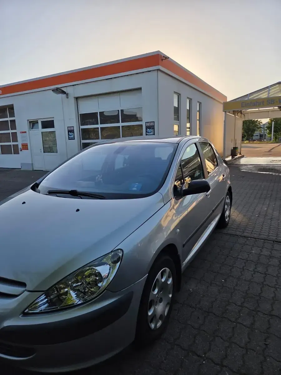 Gebraucht Peugeot 307 109 PS (80 kW) 2001 Silber Kleinwagen