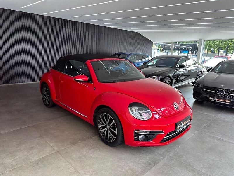 Rot Gebraucht 2017 VW Beetle Sound Cabrio | 12.950 € (Fairer Preis) - Bild 1/4