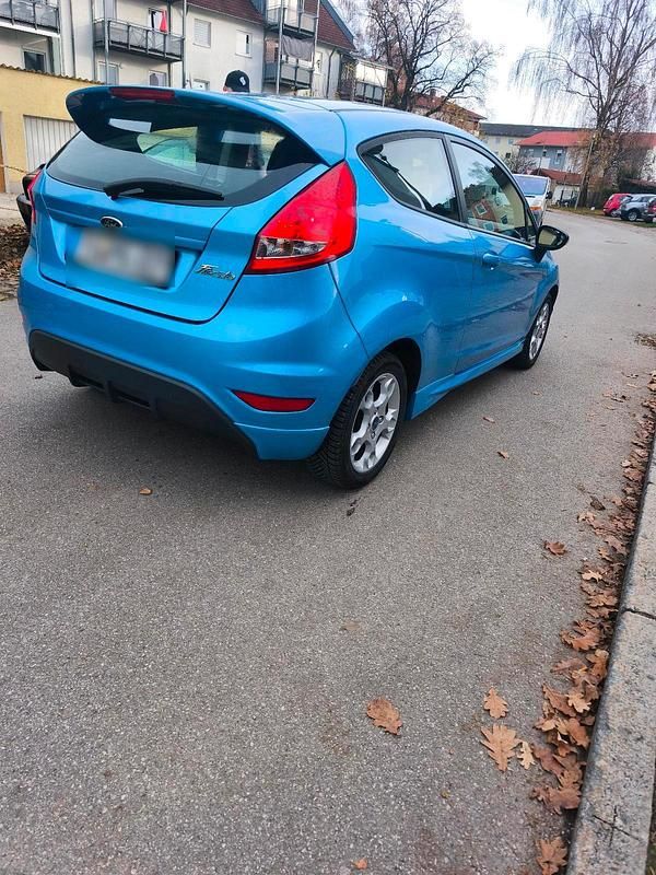 Gebraucht Ford Fiesta 75 PS (55 kW) 2011 Blau Kleinwagen