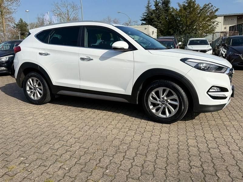 Gebraucht Hyundai Tucson Premium 141 PS (103 kW) 2017 Weiß SUV