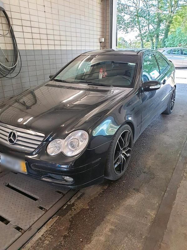 Gebraucht Mercedes C320 214 PS (157 kW) 2004 Schwarz Coupé