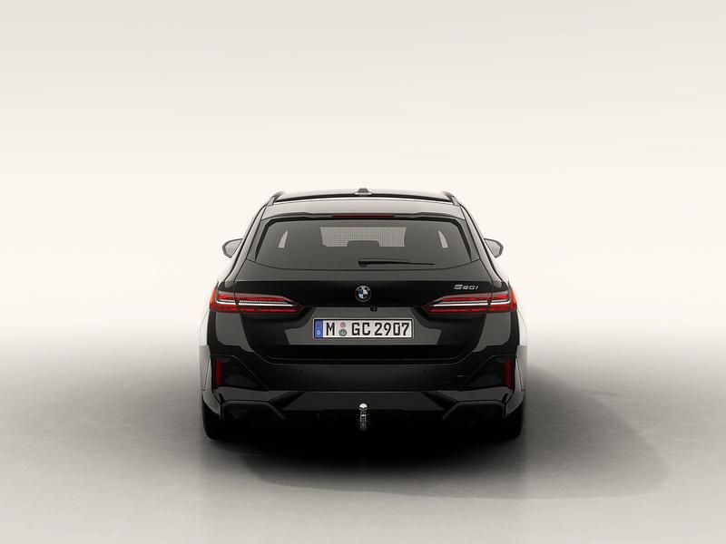 Neu BMW 520 M Sport 208 PS (152 kW) 2026 Schwarz Kombi