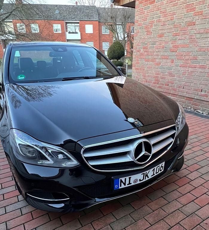 Gebraucht Mercedes E250 Avantgarde 211 PS (155 kW) 2015 Schwarz Limousine