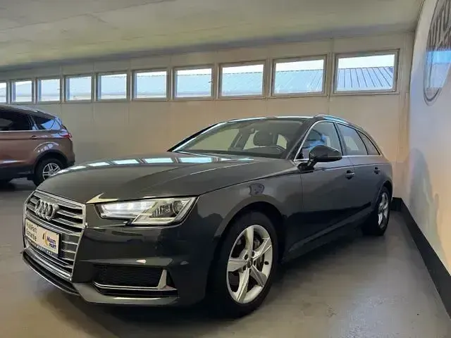 Gebraucht Audi A4 Sport 210 PS (154 kW) 2019 Manhattangrau Kombi