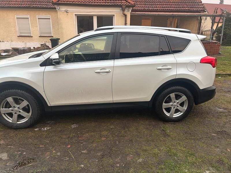 Gebraucht Toyota RAV4 150 PS (110 kW) 2015 Weiß SUV