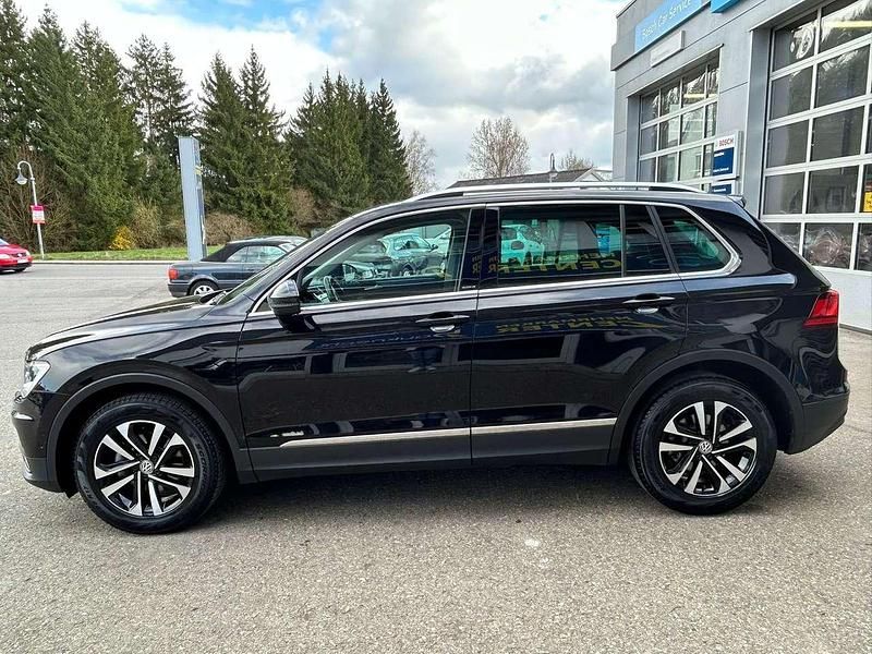 Gebraucht VW Tiguan IQ Drive 150 PS (110 kW) 2019 Deep black perleffekt SUV
