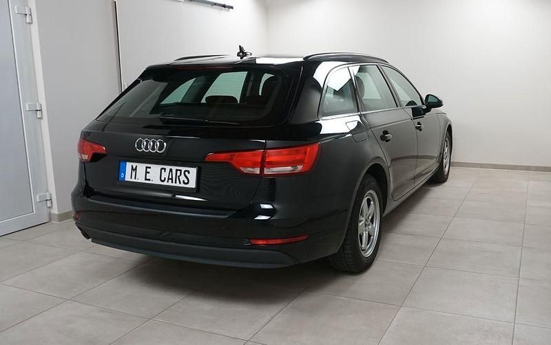 Gebraucht Audi A4 150 PS (110 kW) 2018 Schwarz Kombi