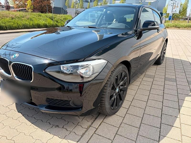 Gebraucht BMW 114 102 PS (75 kW) 2013 Schwarz Kleinwagen