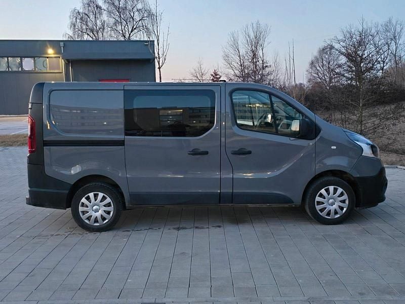Gebraucht Renault Trafic Komfort 125 PS (91 kW) 2019 Grau Van / Kleinbus