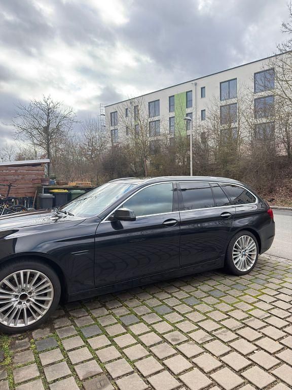 Gebraucht BMW 520 Luxury Line 190 PS (139 kW) 2015 Schwarz Limousine