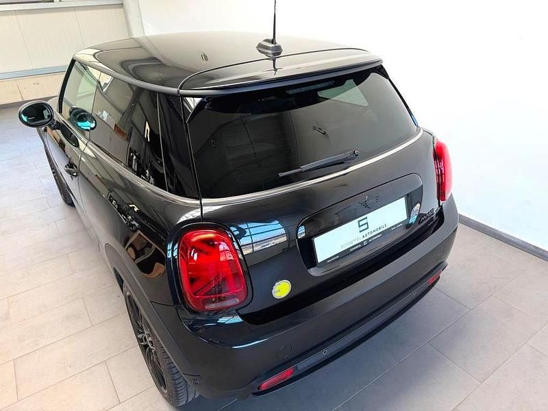Gebraucht Mini Cooper SE Classic 135 kW (184 PS) 2022 Schwarz Kleinwagen