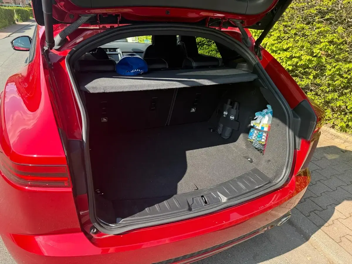 Gebraucht Jaguar E-Pace SE 250 PS (183 kW) 2018 Rot SUV