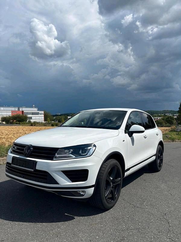 Gebraucht VW Touareg 262 PS (192 kW) 2016 Weiß SUV