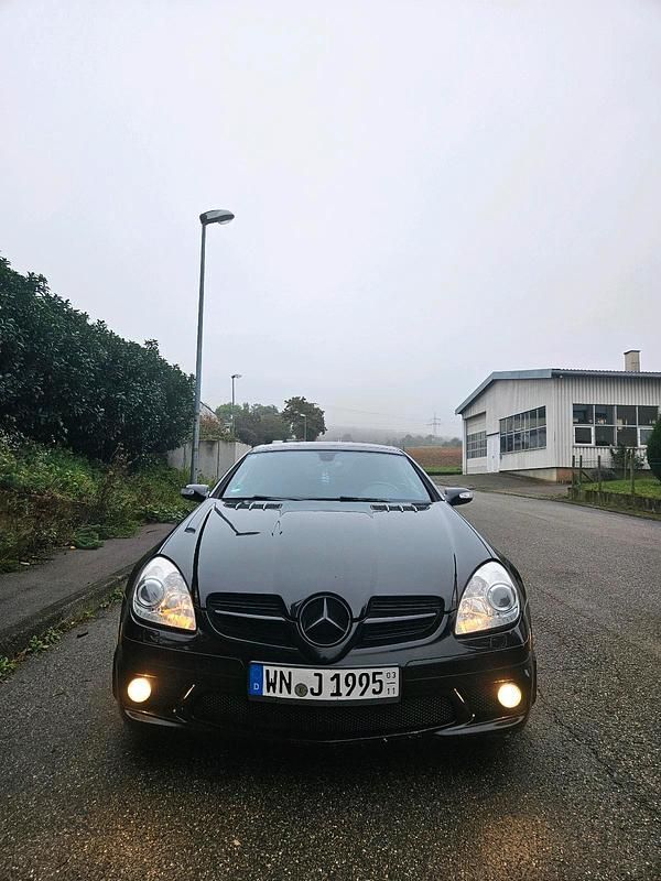 Second-hand Mercedes SLK200 163 CP (119 kW) 2004 Negru Cabrio