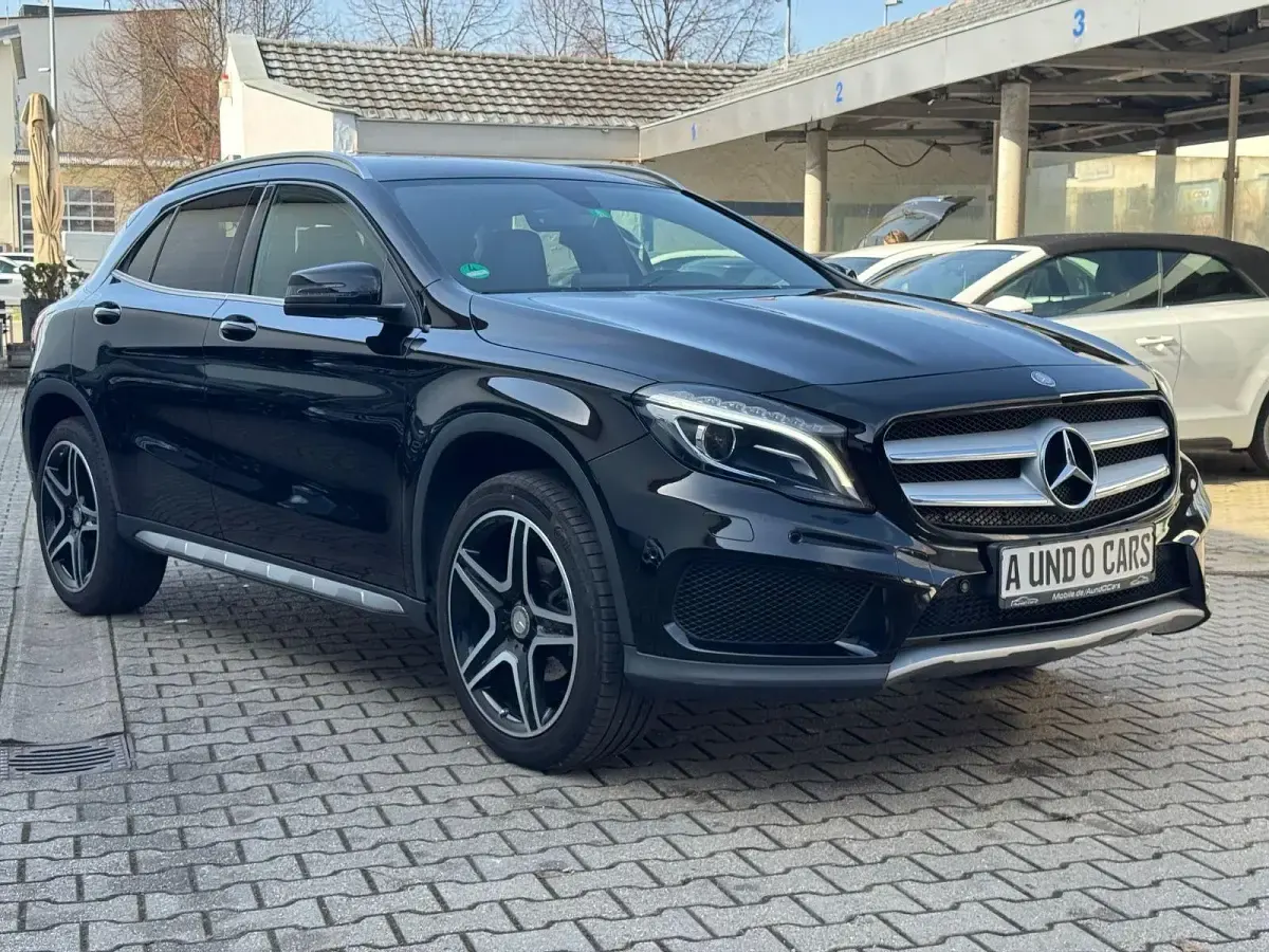 Gebraucht Mercedes GLA200 AMG line 156 PS (114 kW) 2016 Schwarz SUV