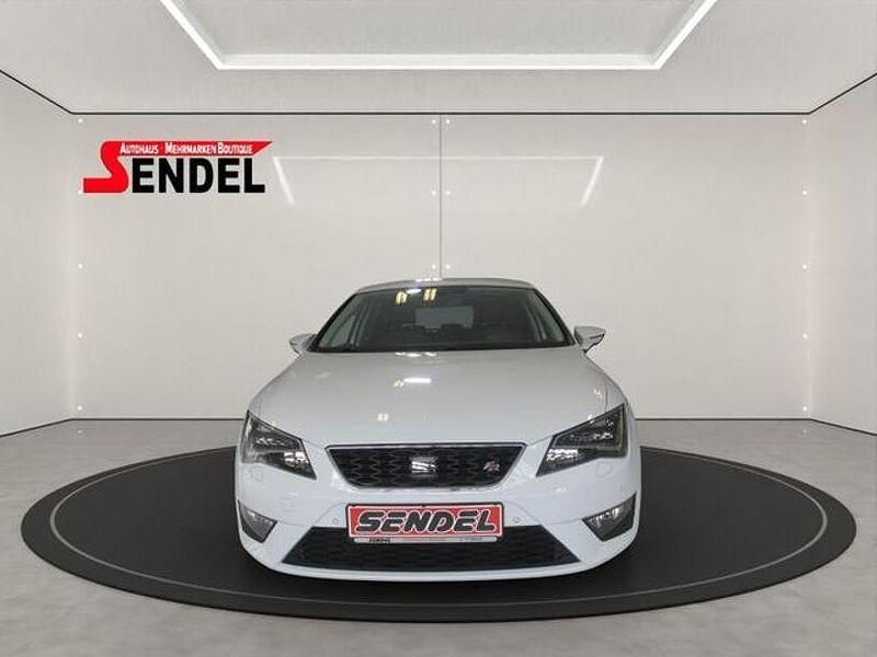 Weiß Gebraucht 2016 Seat Leon FR Limousine | 11.999 € (Fairer Preis) - Bild 1/4