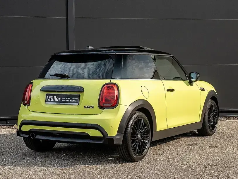 Gebraucht Mini Cooper 136 PS (100 kW) 2023 Zesty yellow Kleinwagen