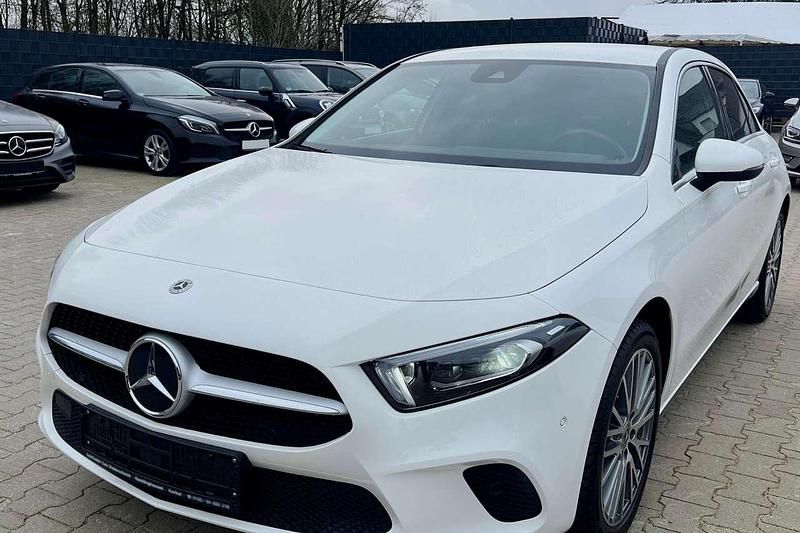 Gebraucht 2022 Mercedes A250 Limousine | 23.850 € (Superpreis) - Bild 1/4