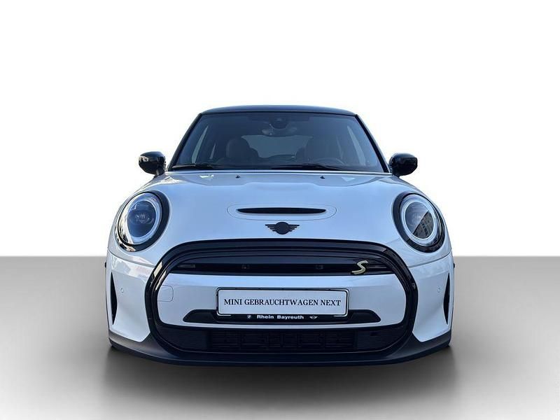 Gebraucht Mini Cooper SE 135 kW (184 PS) 2023 Nanuq white metallic Kleinwagen