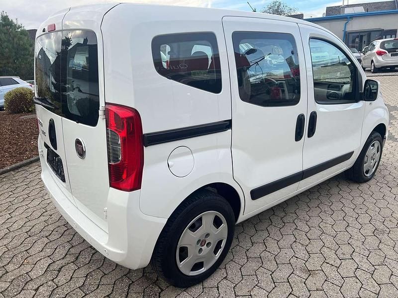 Gebraucht Fiat Qubo Lounge 77 PS (56 kW) 2019 Bianco banchisa/pack/canova Van / Kleinbus
