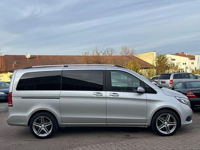 Gebraucht Mercedes V250 Edition 190 PS (139 kW) 2019 Silber Van / Kleinbus