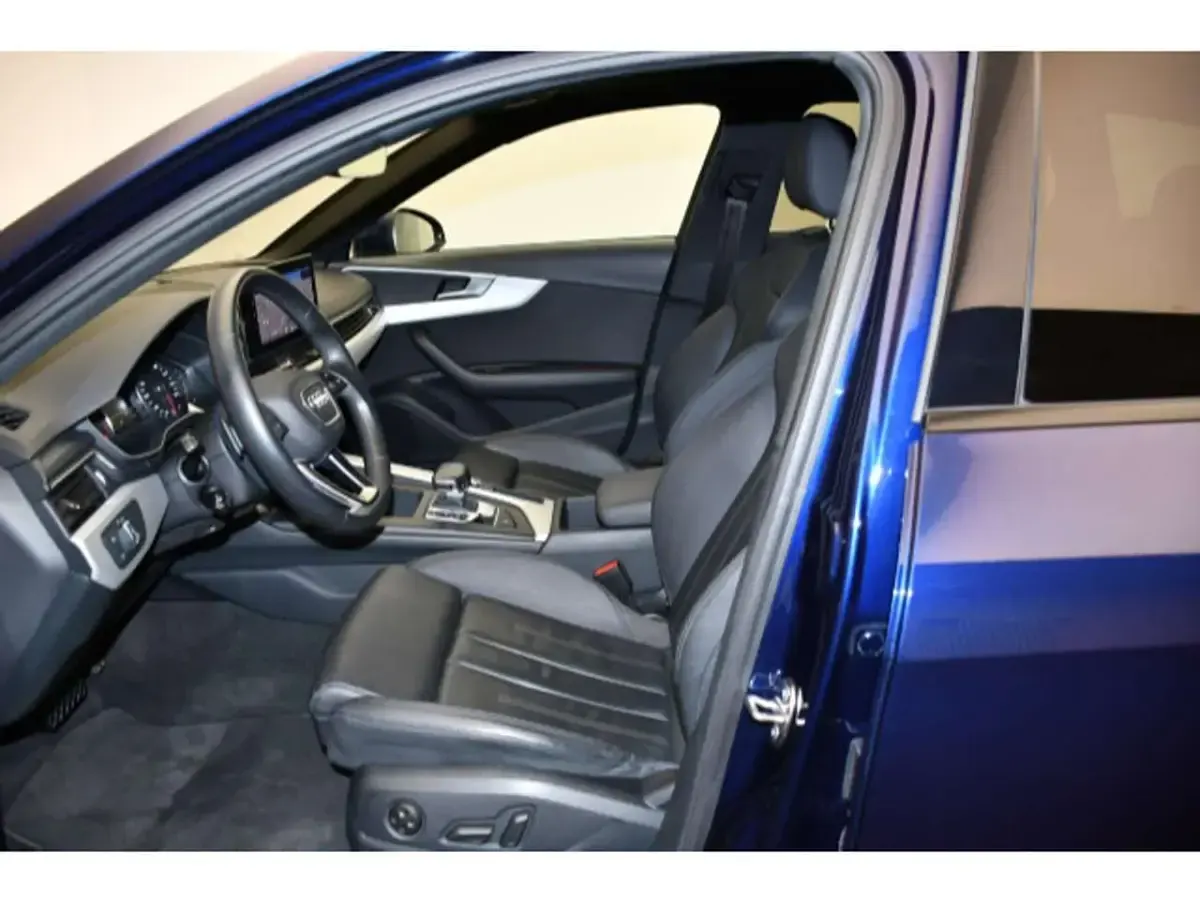 Gebraucht Audi A4 Sport 190 PS (139 kW) 2021 Navarrablau metallic Kombi