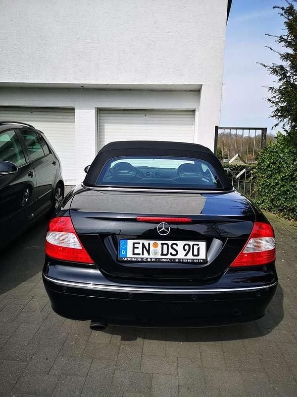 Gebraucht Mercedes CLK200 184 PS (135 kW) 2007 Schwarz Cabrio