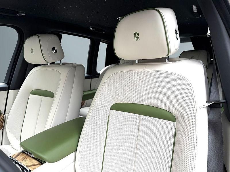 Gebraucht Rolls Royce Cullinan 571 PS (419 kW) 2024 Grün SUV