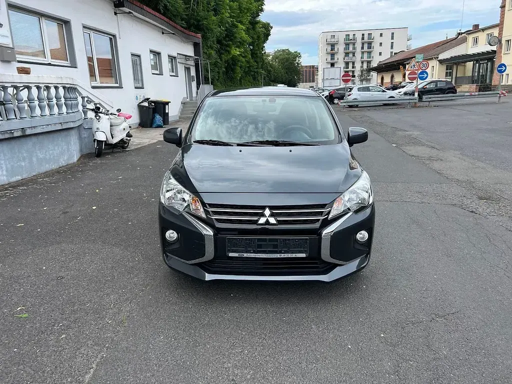 Gebraucht Mitsubishi Space Star 71 PS (52 kW) 2024 Basaltgrau Kleinwagen