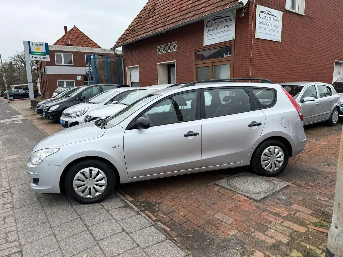 Gebraucht Hyundai i30 Edition+ 126 PS (92 kW) 2009 Silber Kombi