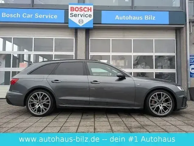Używany Audi A4 S-Line 265 KM (194 kW) 2022 Szary Kombi