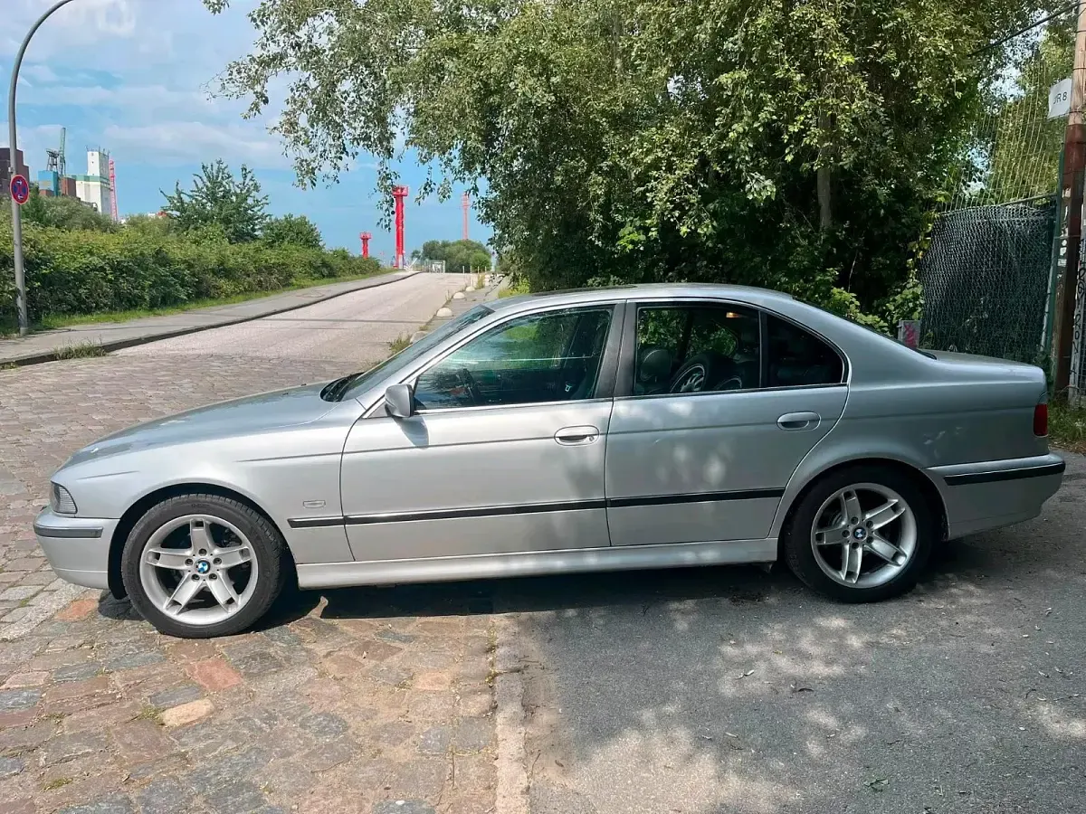 Gebraucht BMW 528 193 PS (141 kW) 1999 Silber Limousine