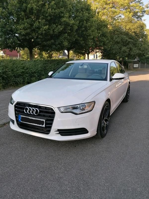 Weiß Gebraucht 2012 Audi A6 Limousine | 10.000 € (Superpreis) - Bild 1/4