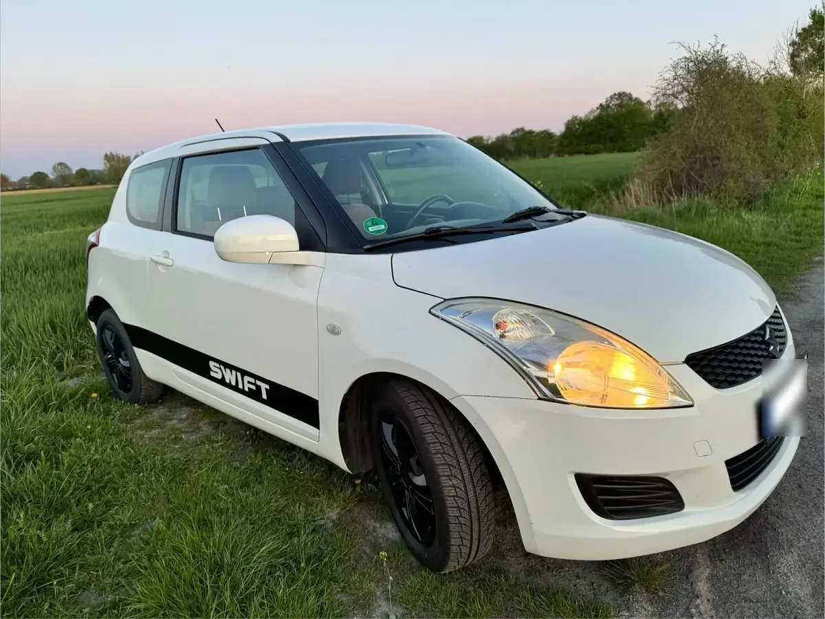 Gebraucht Suzuki Swift 94 PS (69 kW) 2011 Weiß Kleinwagen