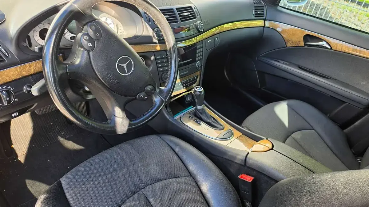 Gebraucht Mercedes E220 Avantgarde 170 PS (125 kW) 2007 Silber Limousine