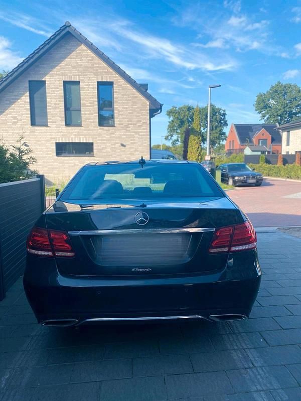 Second-hand Mercedes E300 231 CP (169 kW) 2015 Negru Berlinǎ