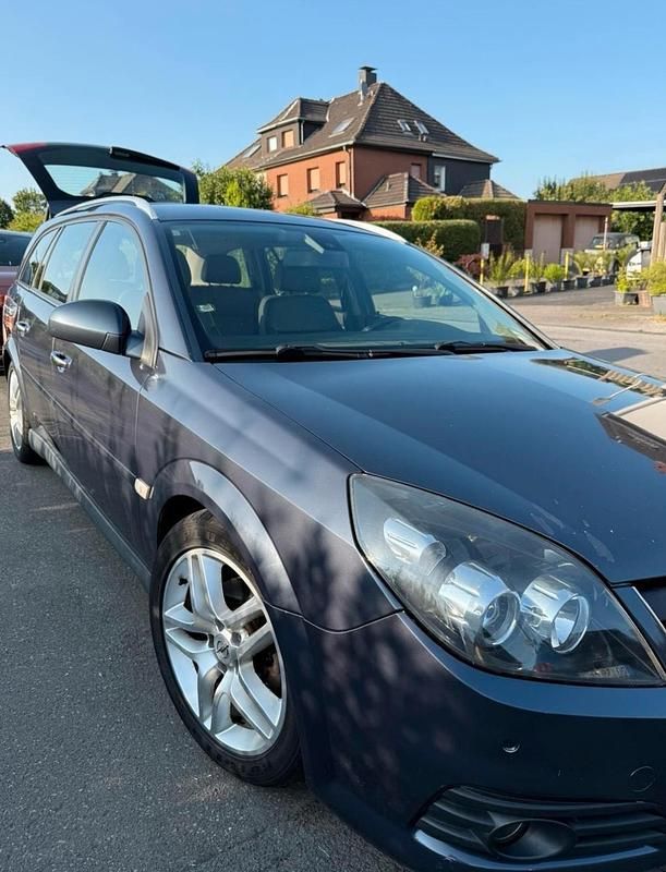 Blau Gebraucht 2007 Opel Vectra Kombi | 1.300 € (Fairer Preis) - Bild 1/4