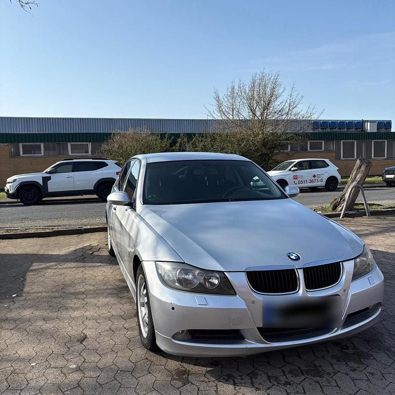Gebraucht BMW 320 150 PS (110 kW) 2005 Silber Limousine