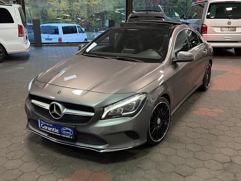 Grau Gebraucht 2018 Mercedes CLA180 Urban Limousine | 18.490 € (Fairer Preis) - Bild 1/4