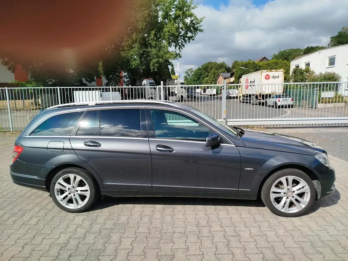 Gebraucht Mercedes C180 120 PS (88 kW) 2010 Grau Kombi
