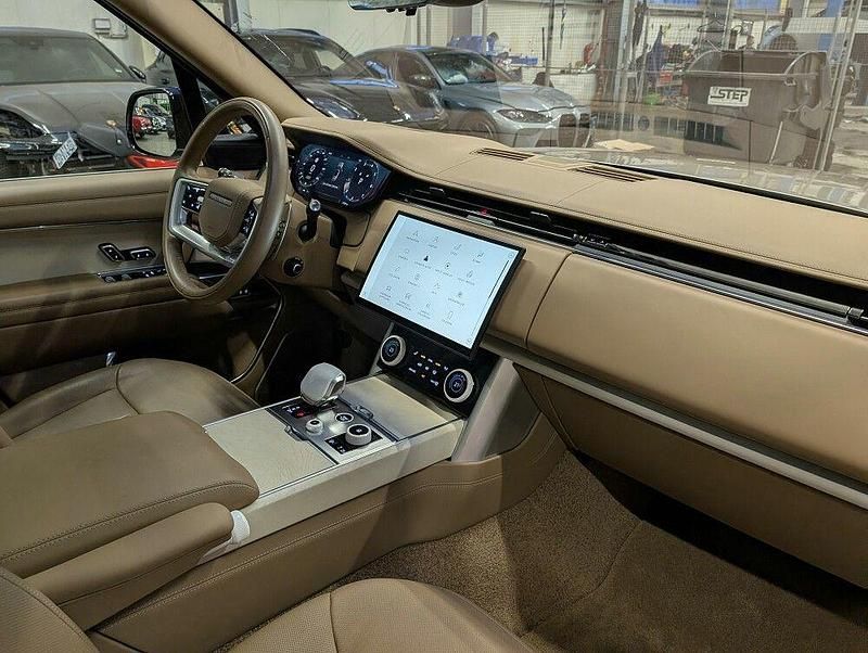 Gebraucht Land Rover Range Rover 530 PS (389 kW) 2023 Gold SUV